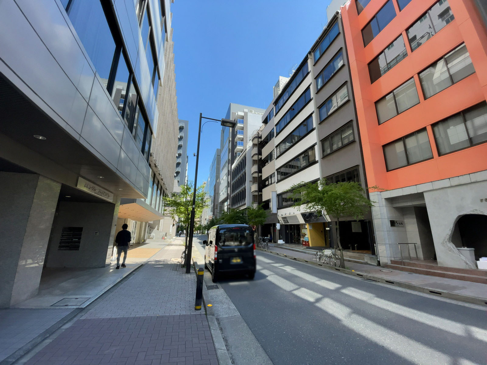 髙島屋THビル 南館前面の通り