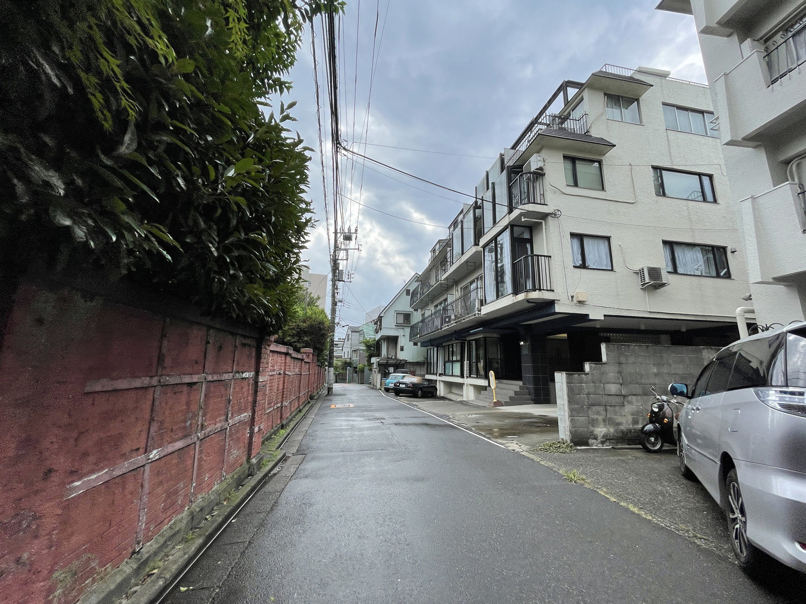 シェーネ白金前面の通り