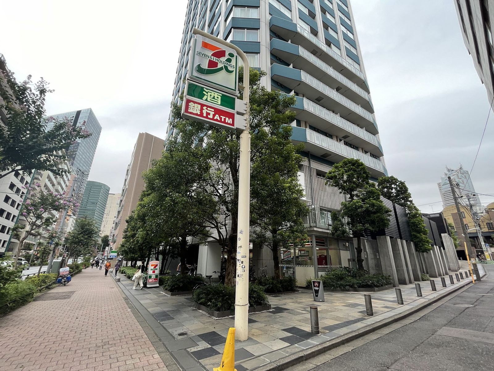 並びのセブンイレブン 十二社店