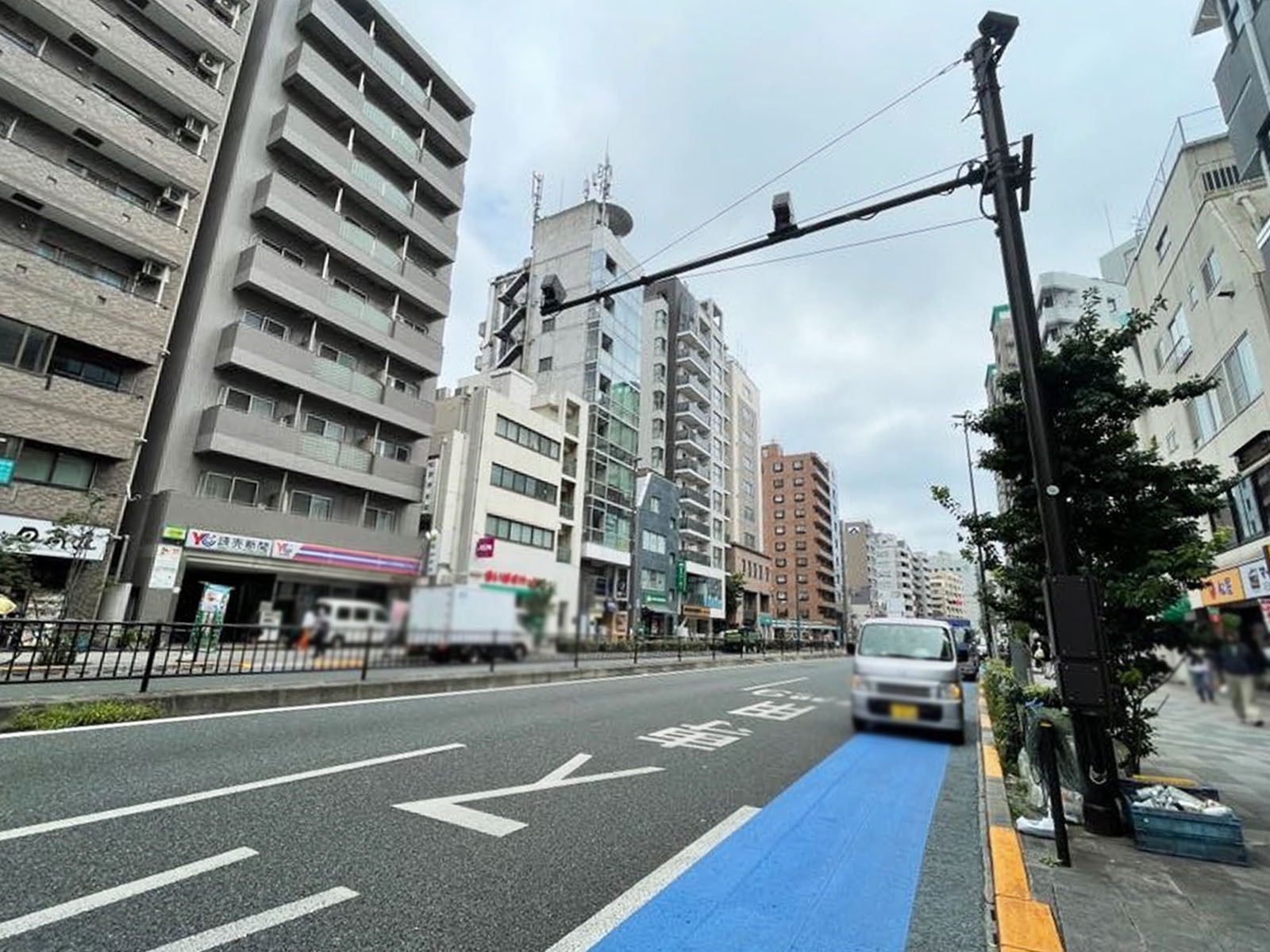 ベルメゾン茗荷谷ビル前面の通り