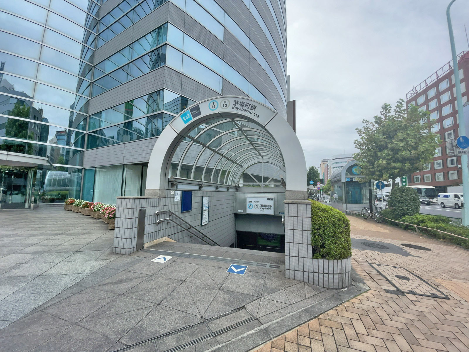 最寄りの「茅場町駅」