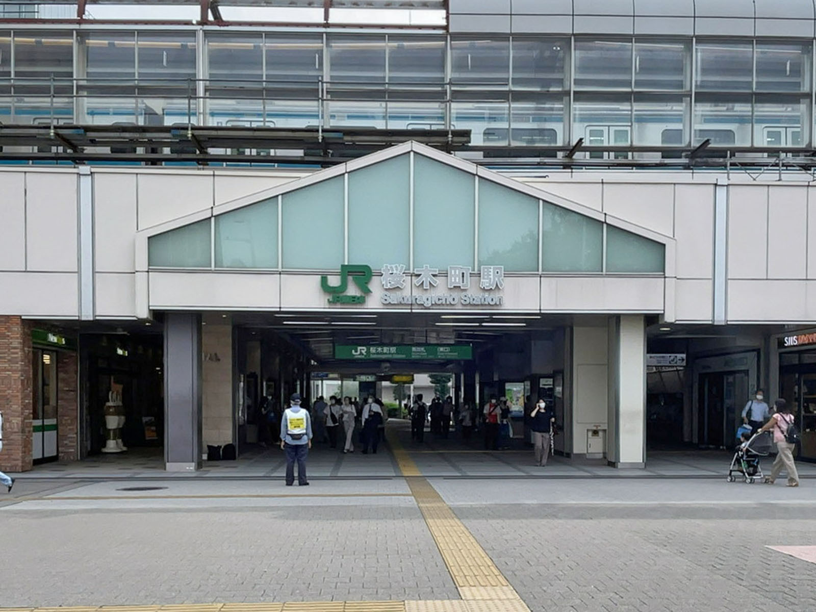 最寄りの「桜木町駅」