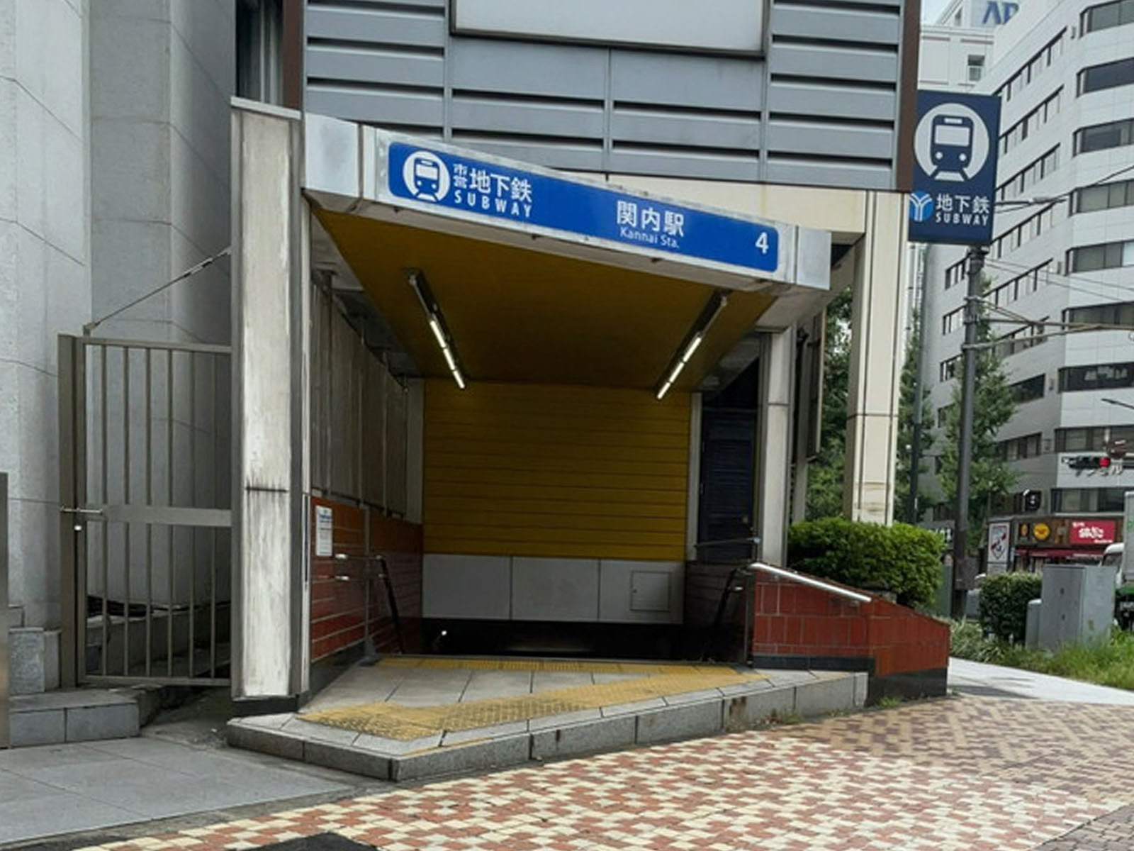 最寄りの「関内駅」