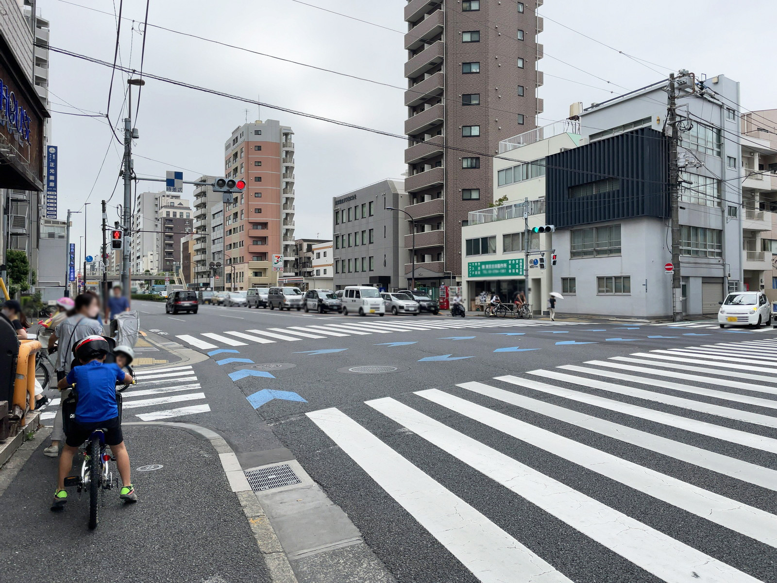 シンエイビル前面の第二京浜