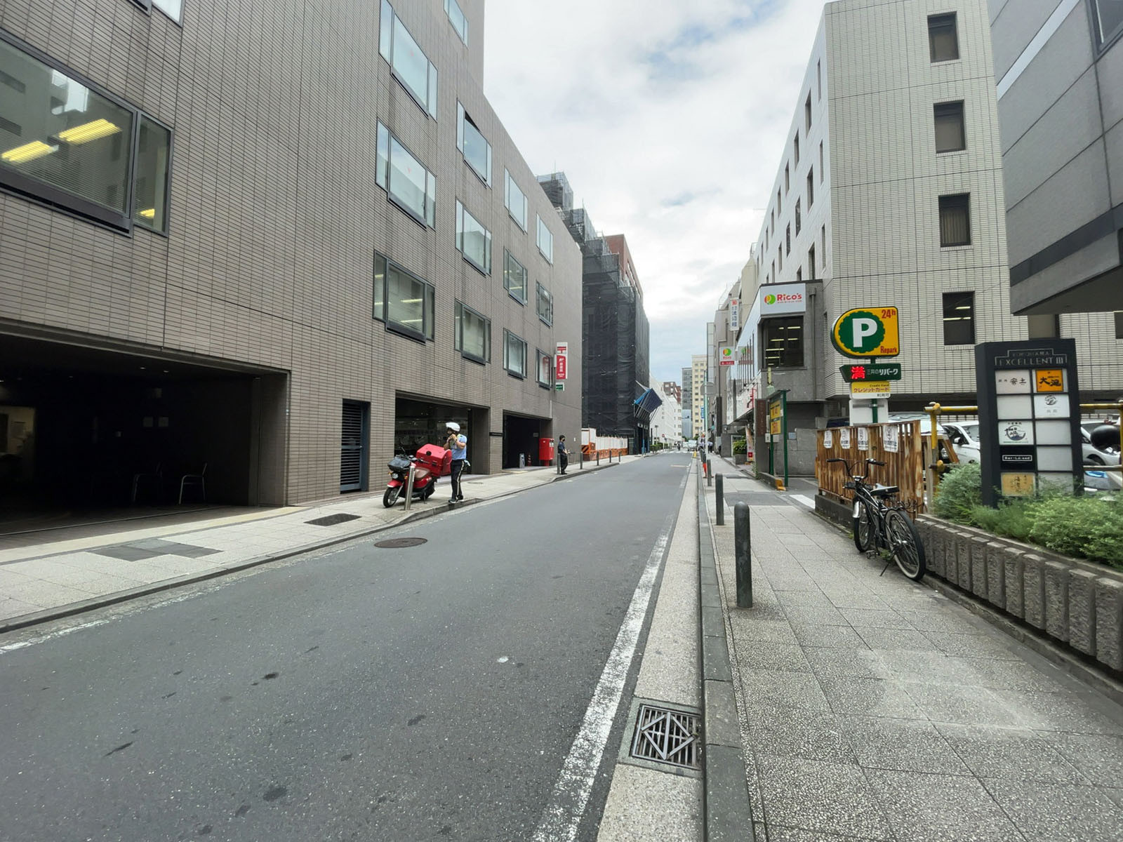 横浜エクセレント3前面道路