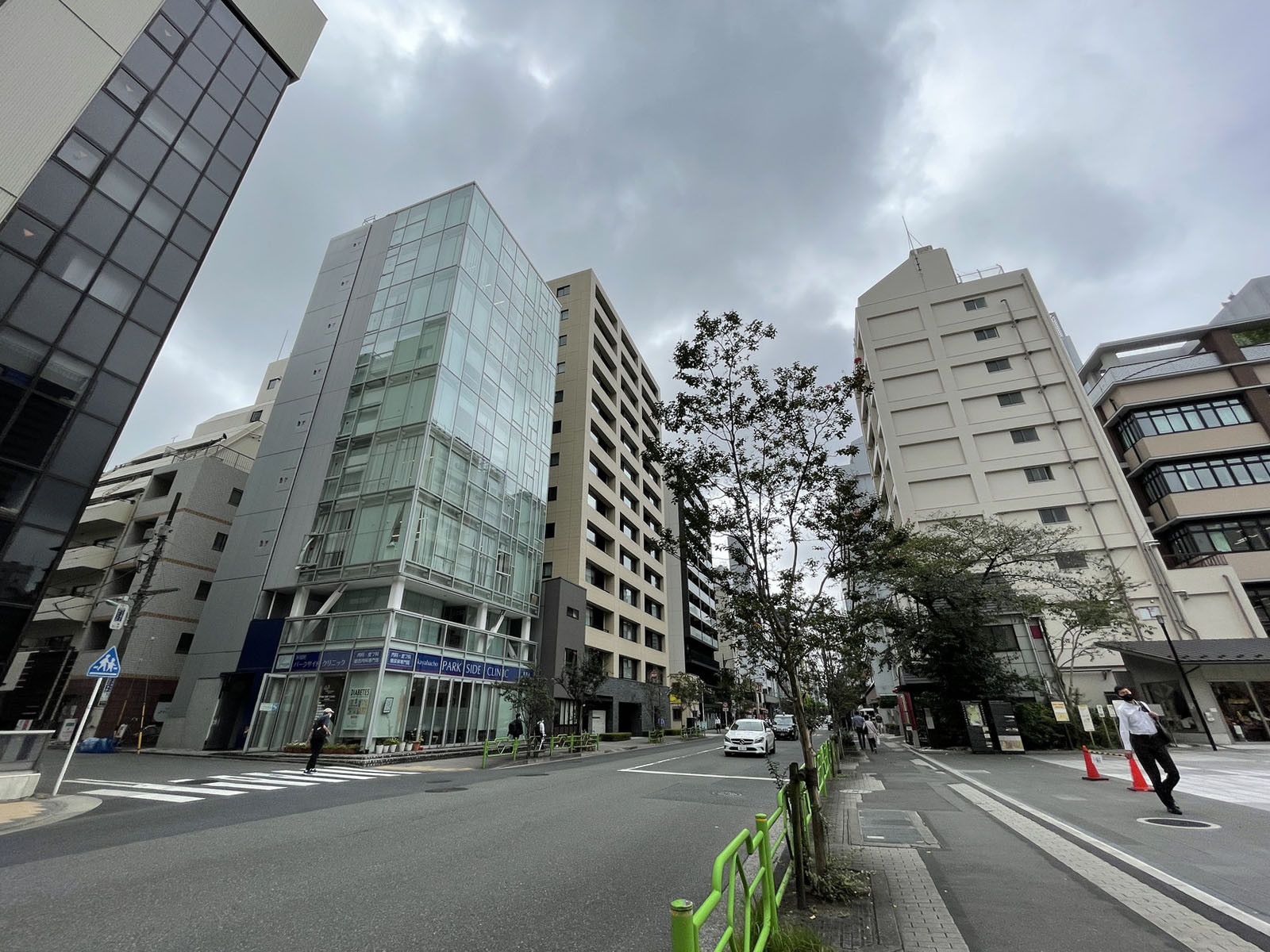 第二証券会館前面の通り