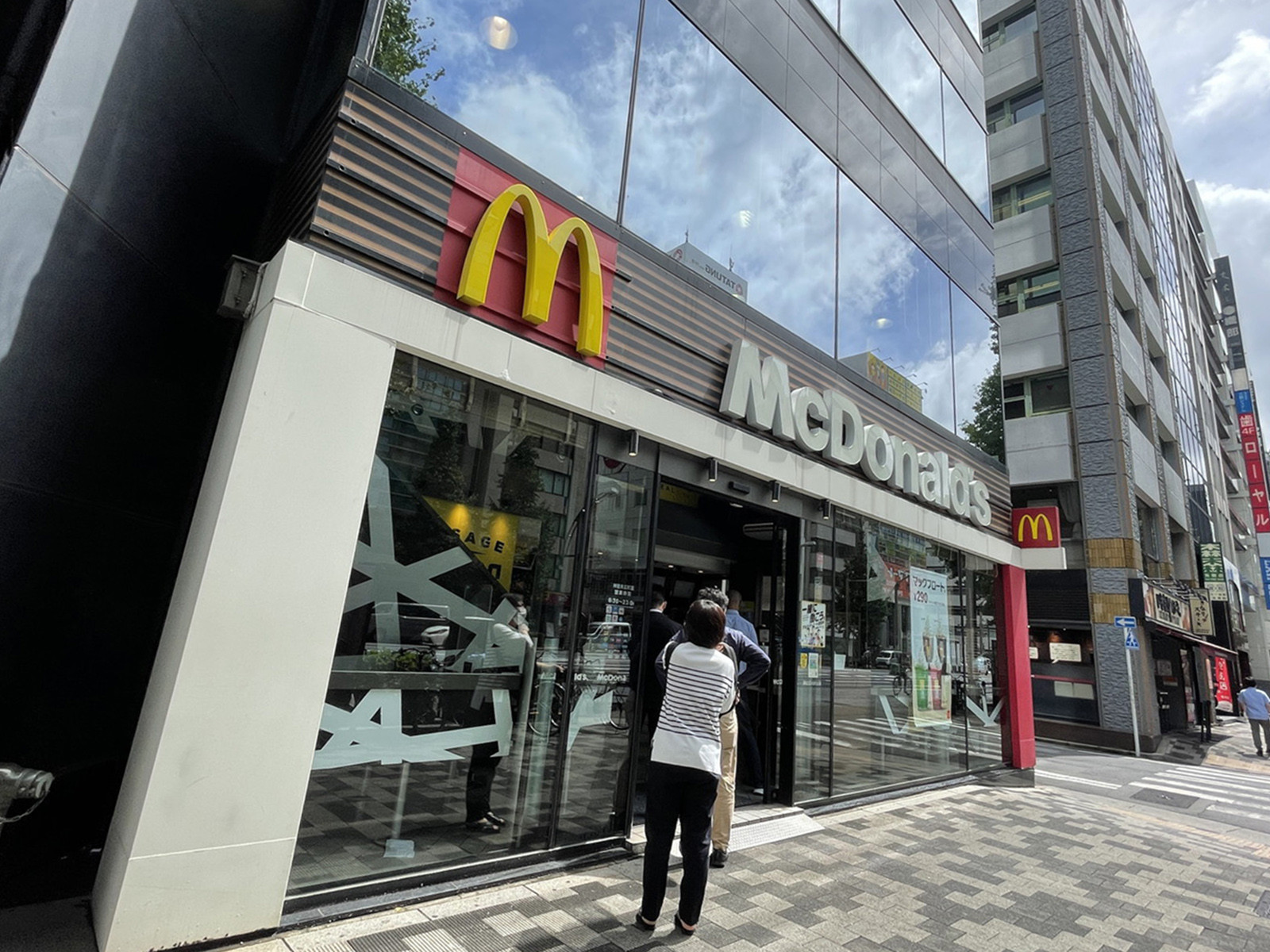 付近のマクドナルド 神田末広町店