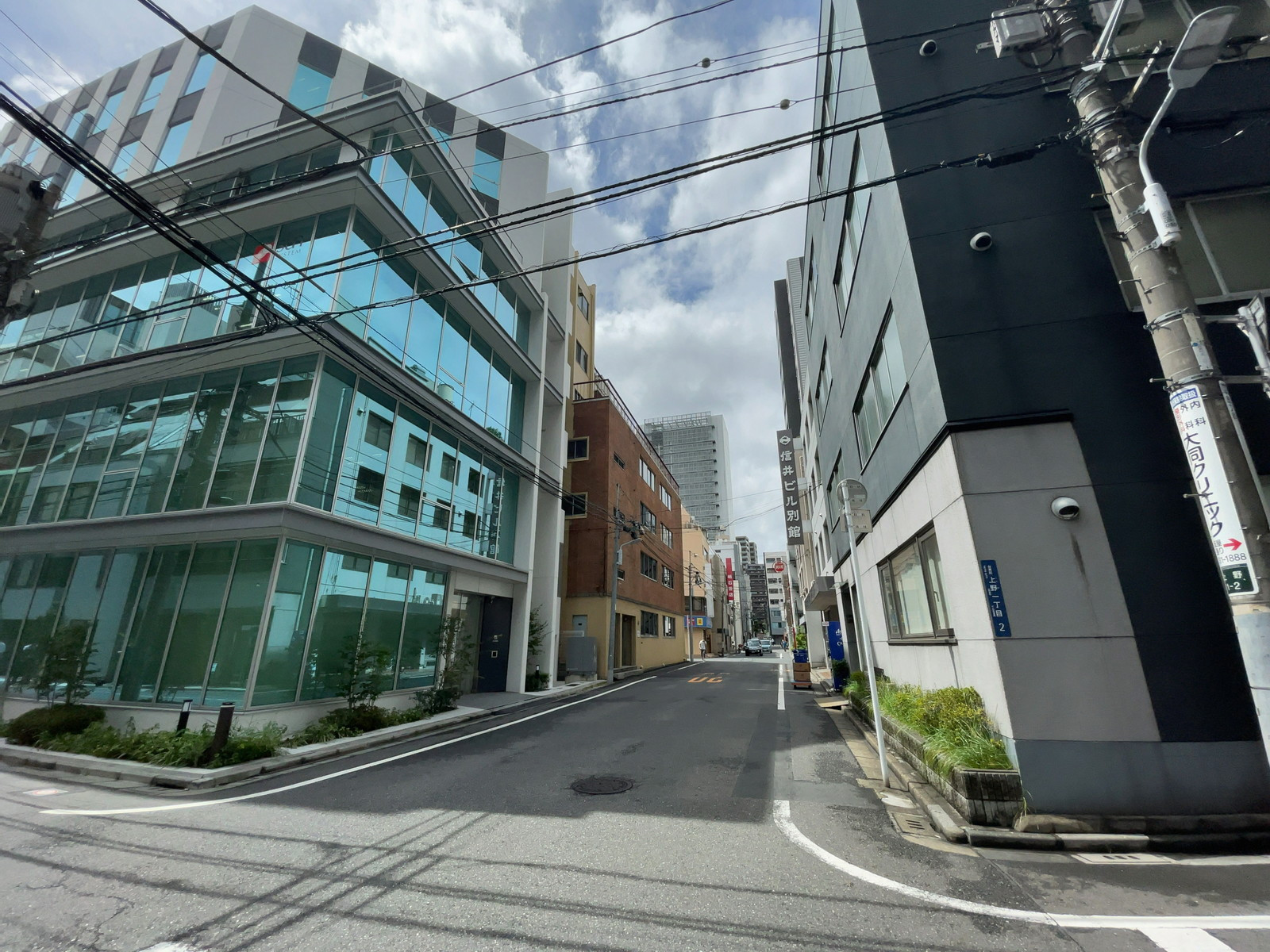 大陸ビル前面の通り