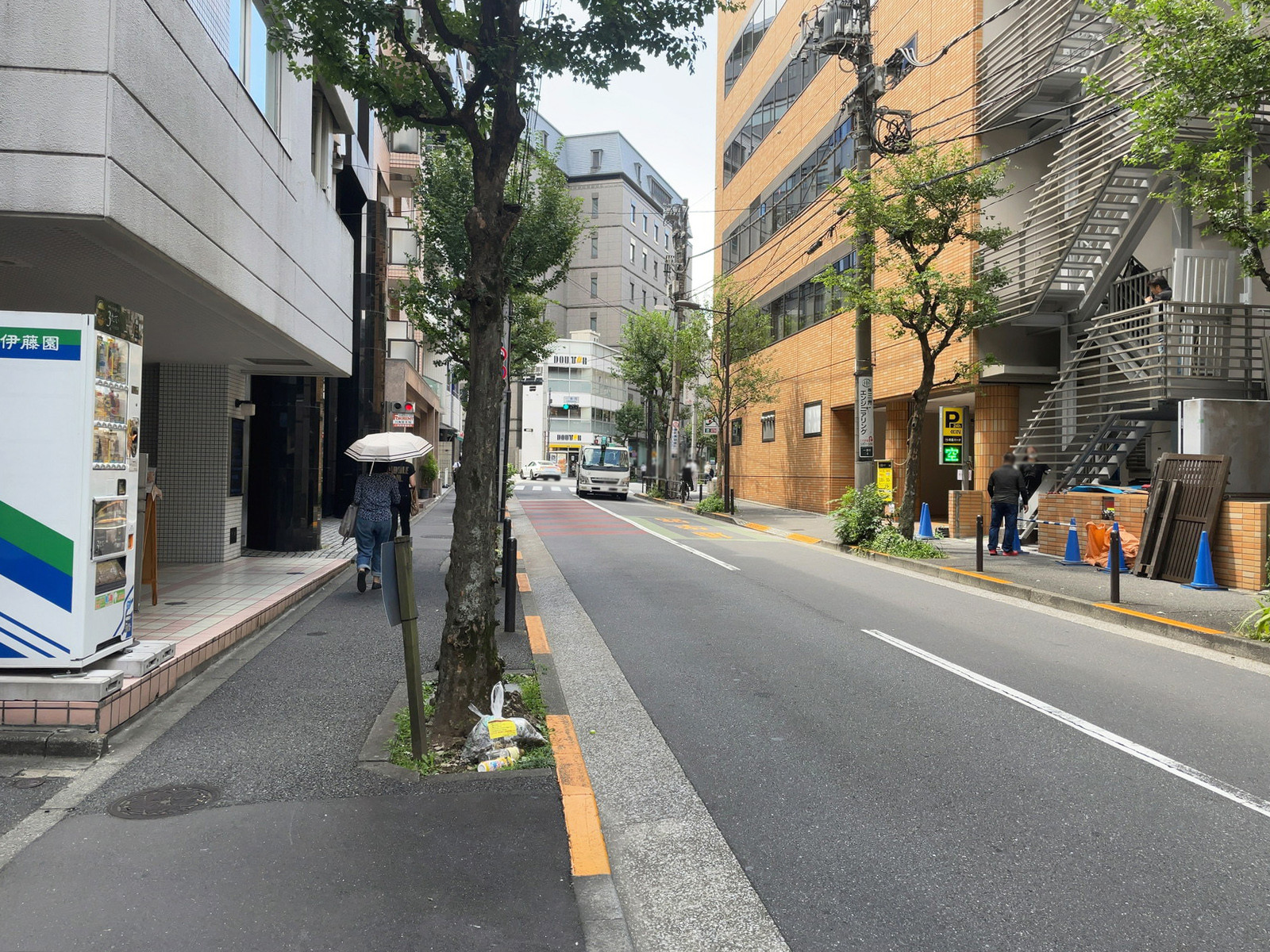 一番町2ビル前面の通り