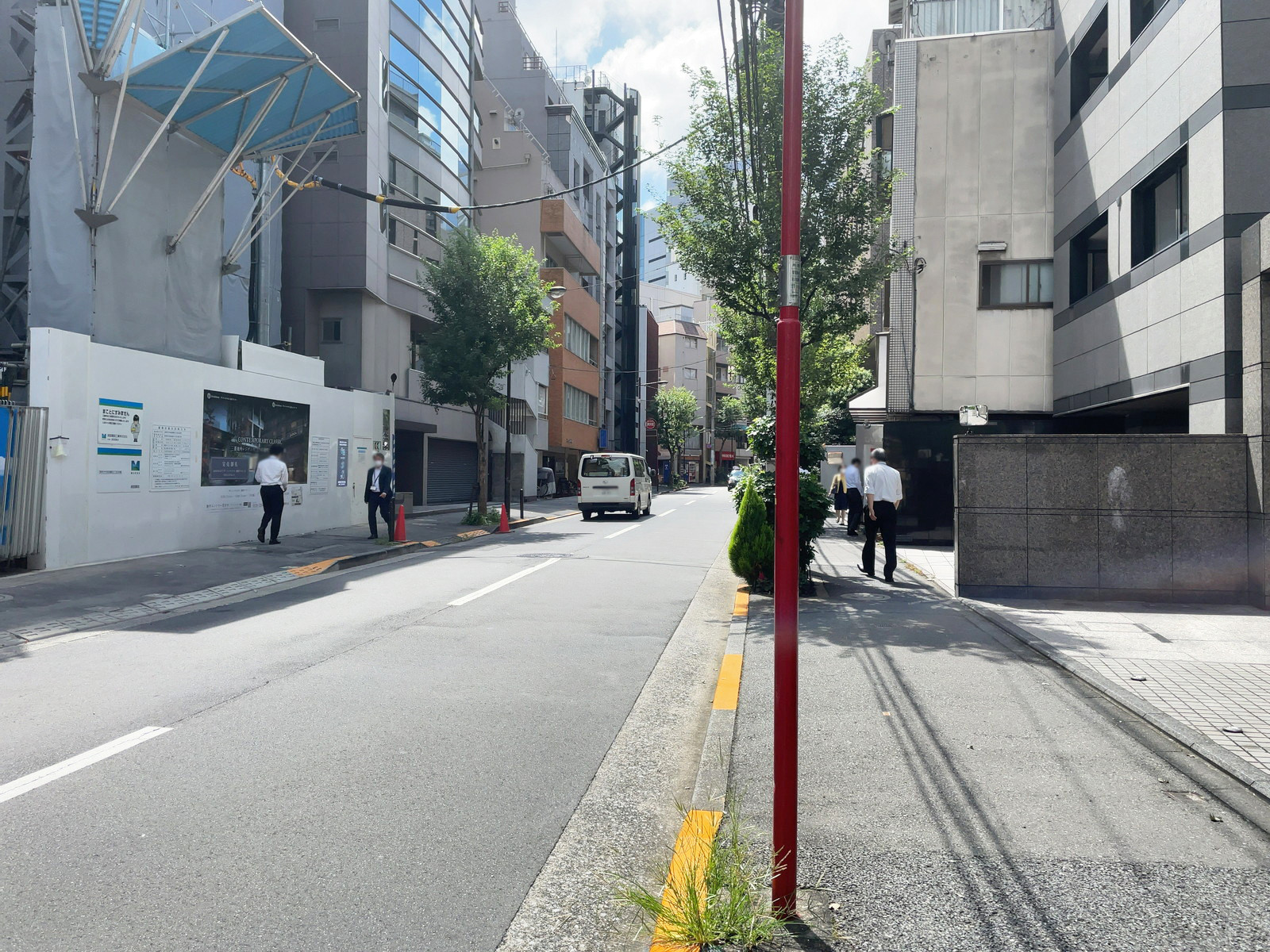 番町YMビル前面の通り
