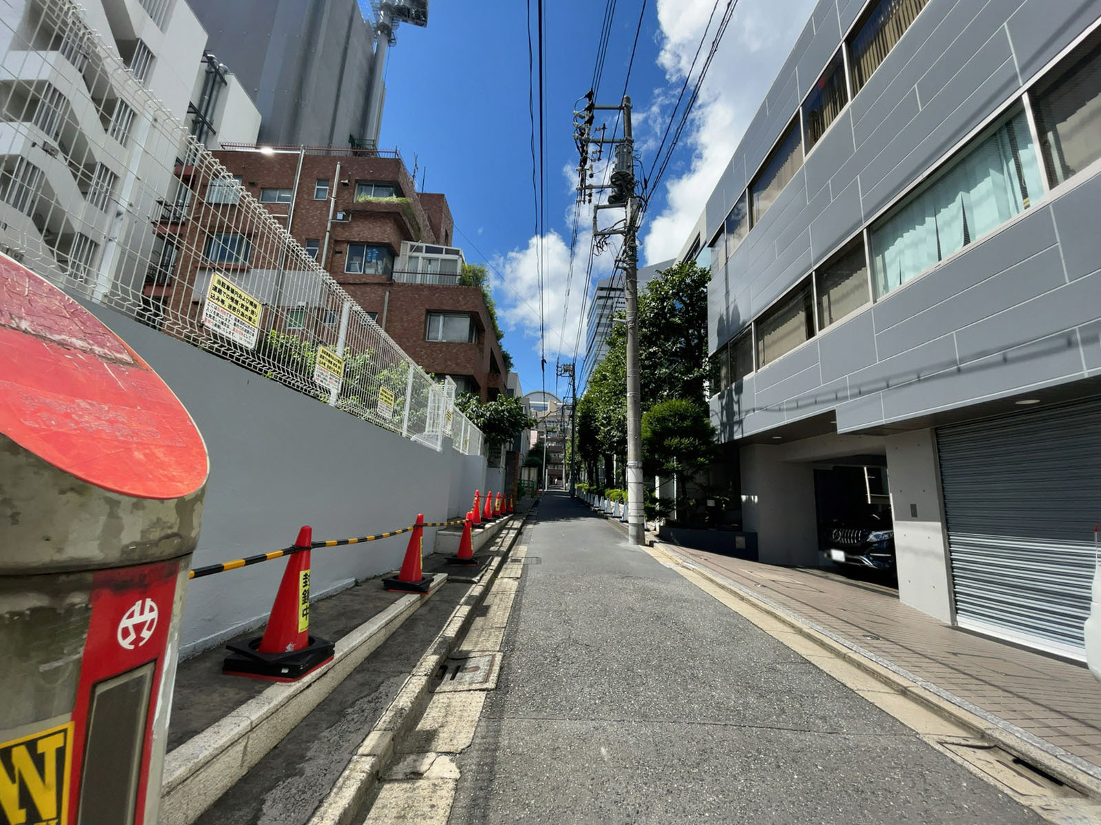 野村第一ビル前面の通り