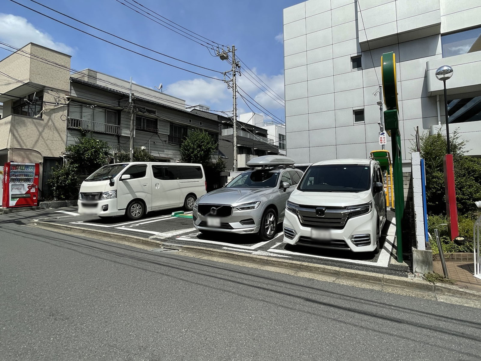 近くの三井のリパーク北青山2丁目第3駐車場