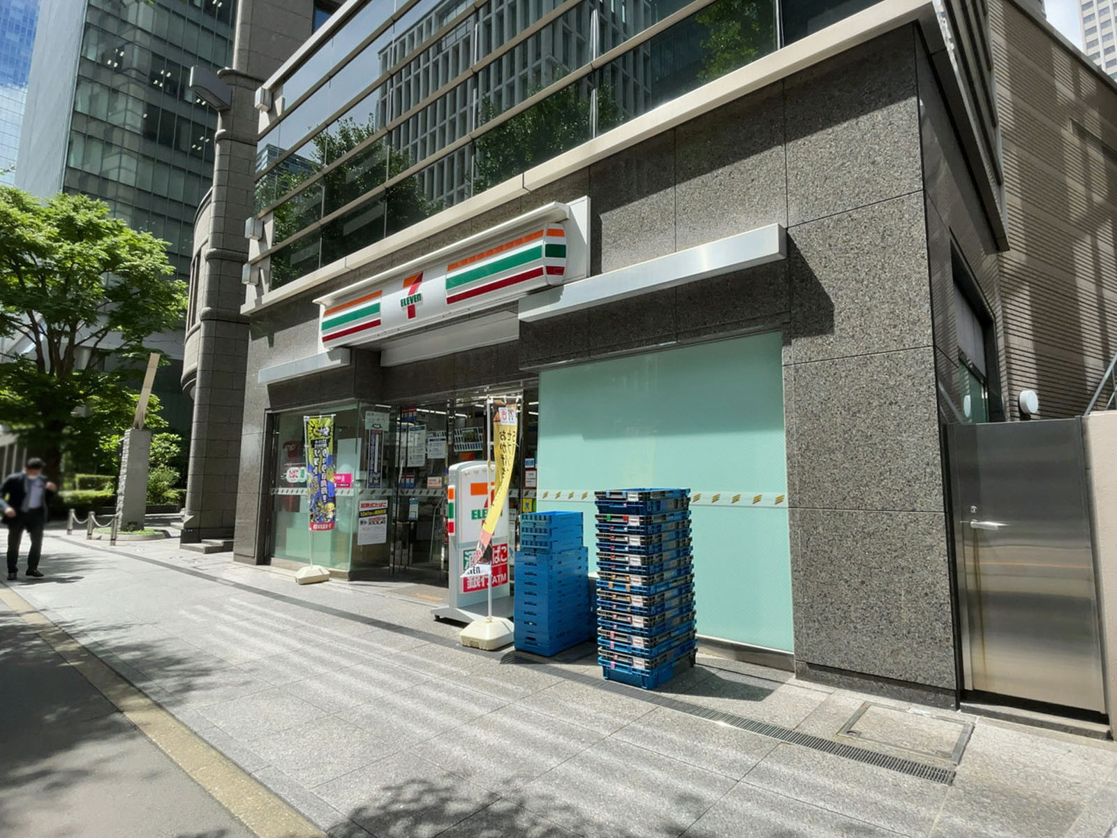 隣のセブンイレブン 港区虎ノ門駅南店