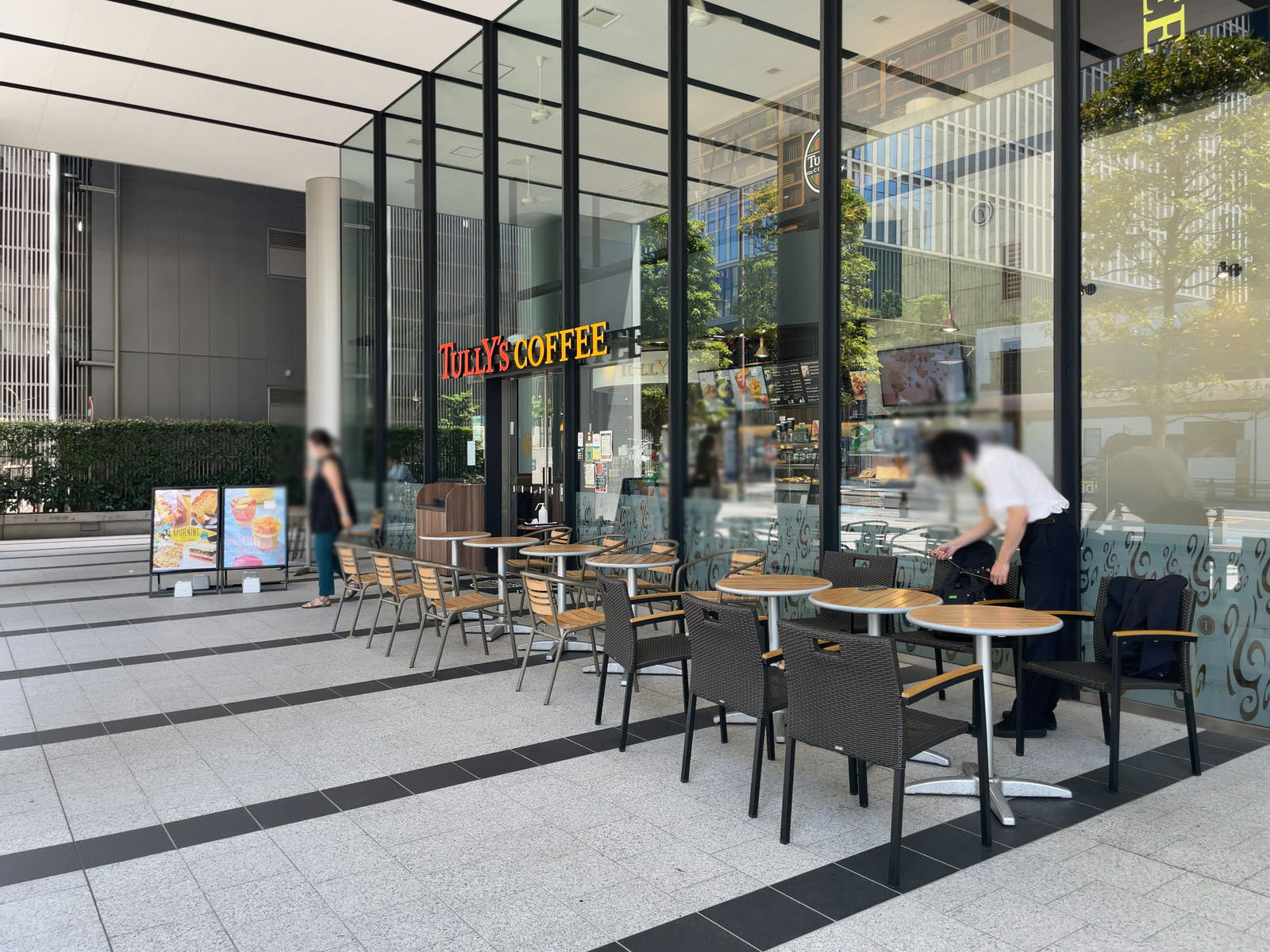 至近のタリーズコーヒー 浜松町駅北口店