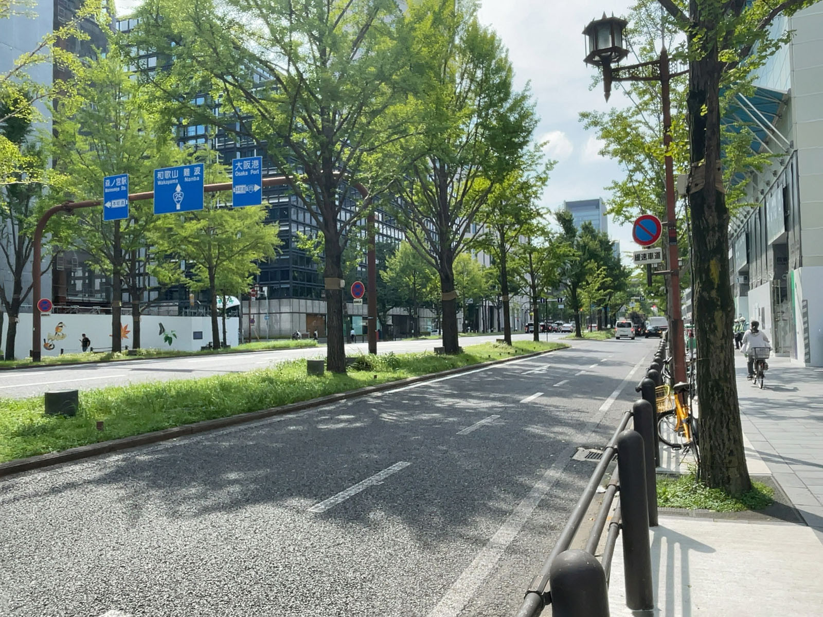 大雅ビル前面の通り