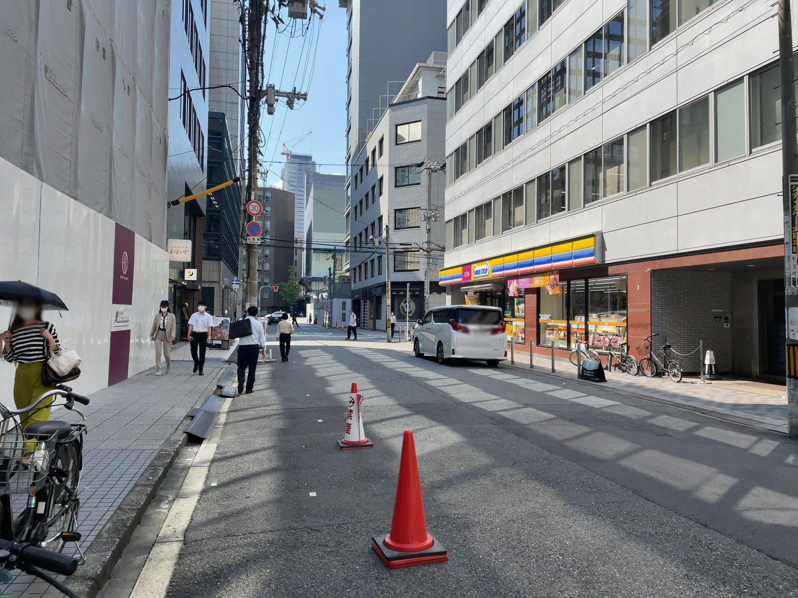 田村駒ビル前面の通り
