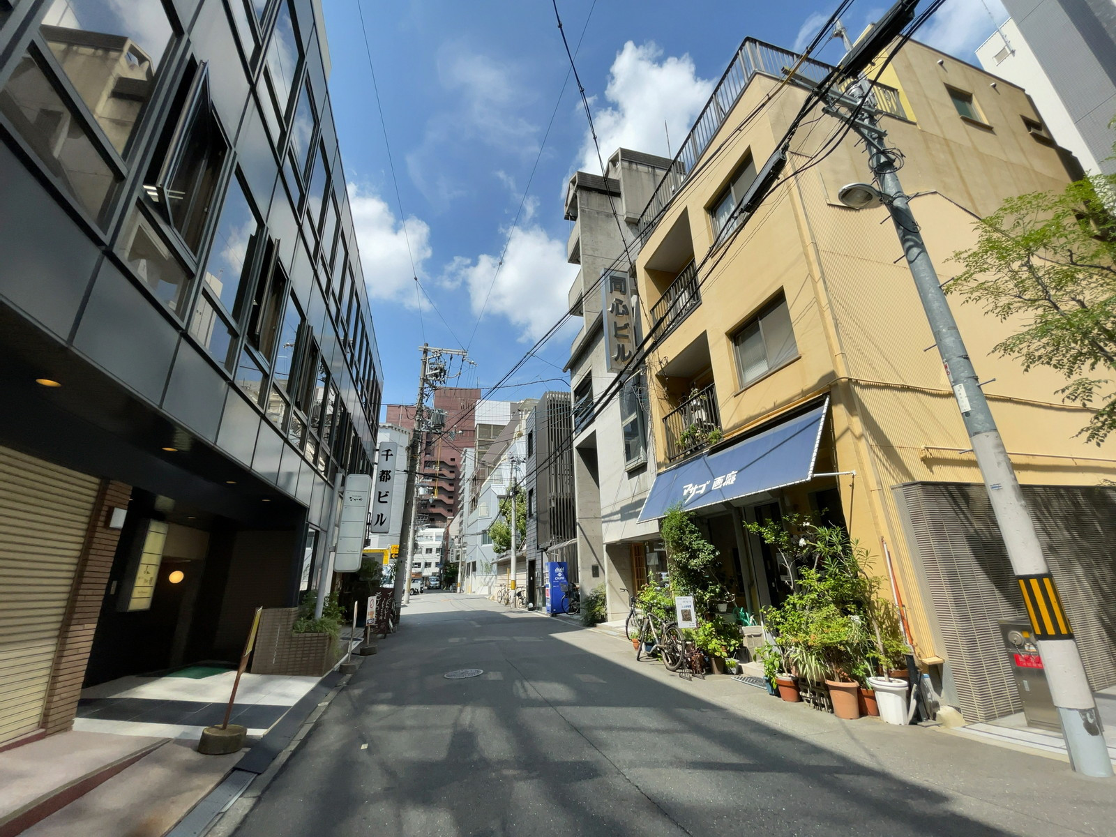 UNICIO西天満二丁目ビル前面の通り