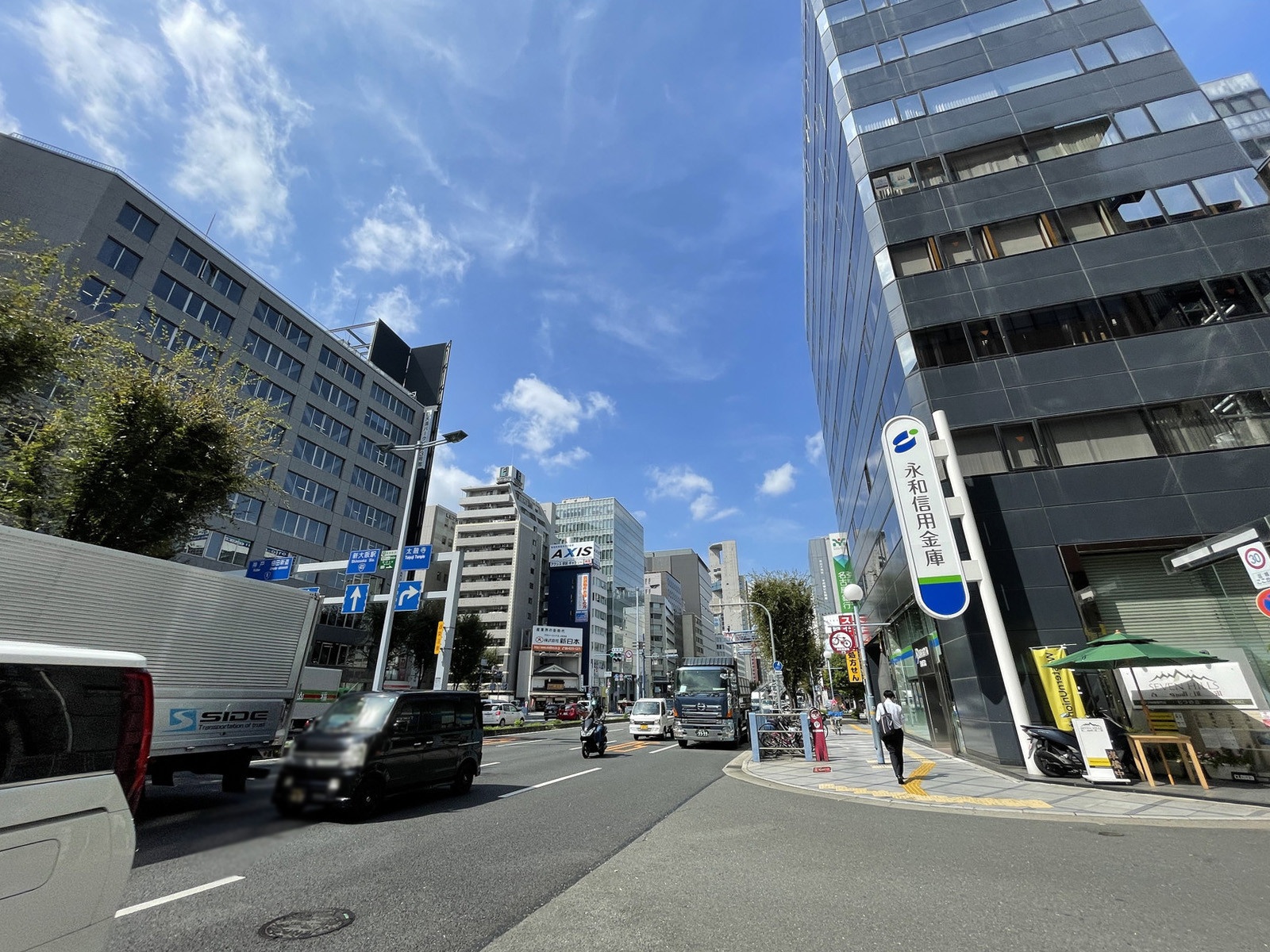 谷山ビル前面の通り