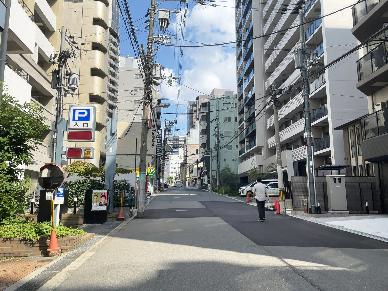 DDC内淡路ビル前面の通り