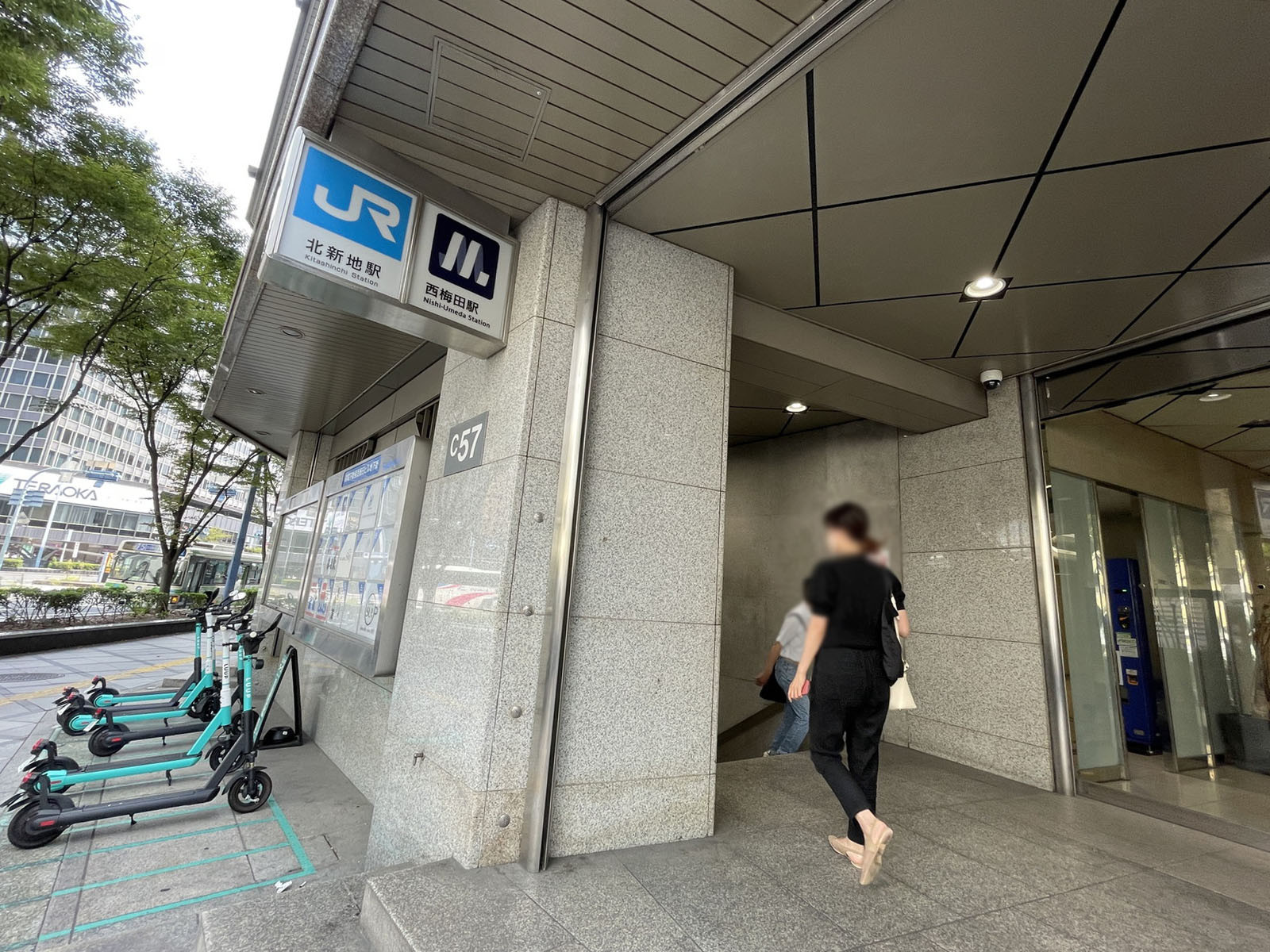 徒歩圏内の「北新地駅」