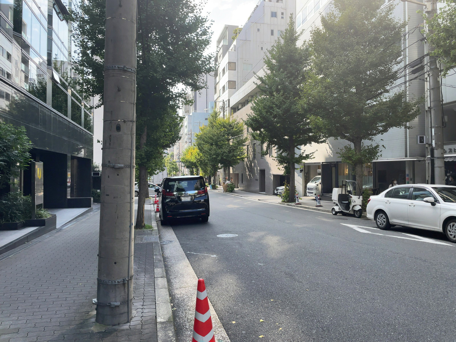 EXA南新町ビル前面の通り