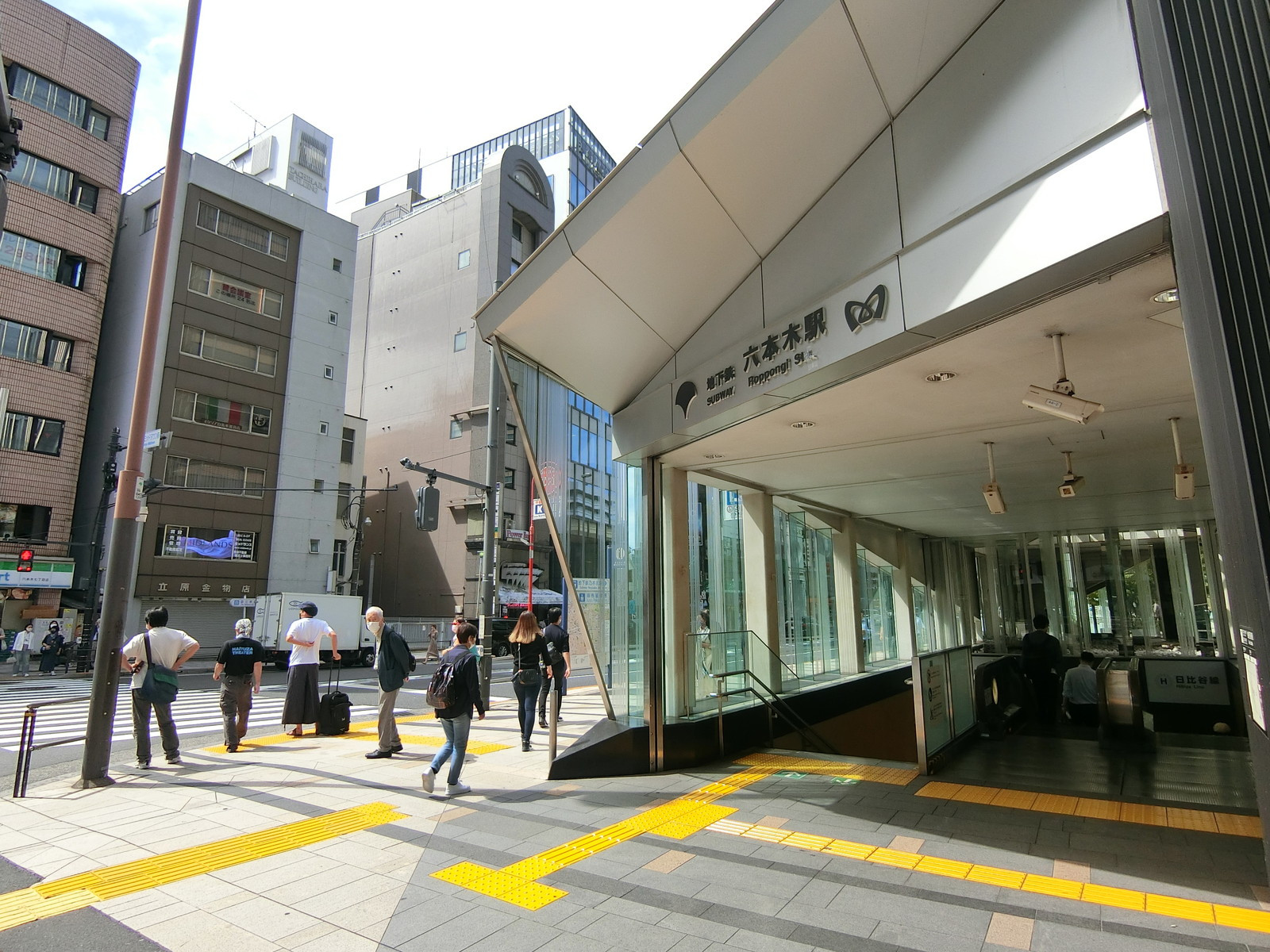 「六本木駅」から徒歩3分