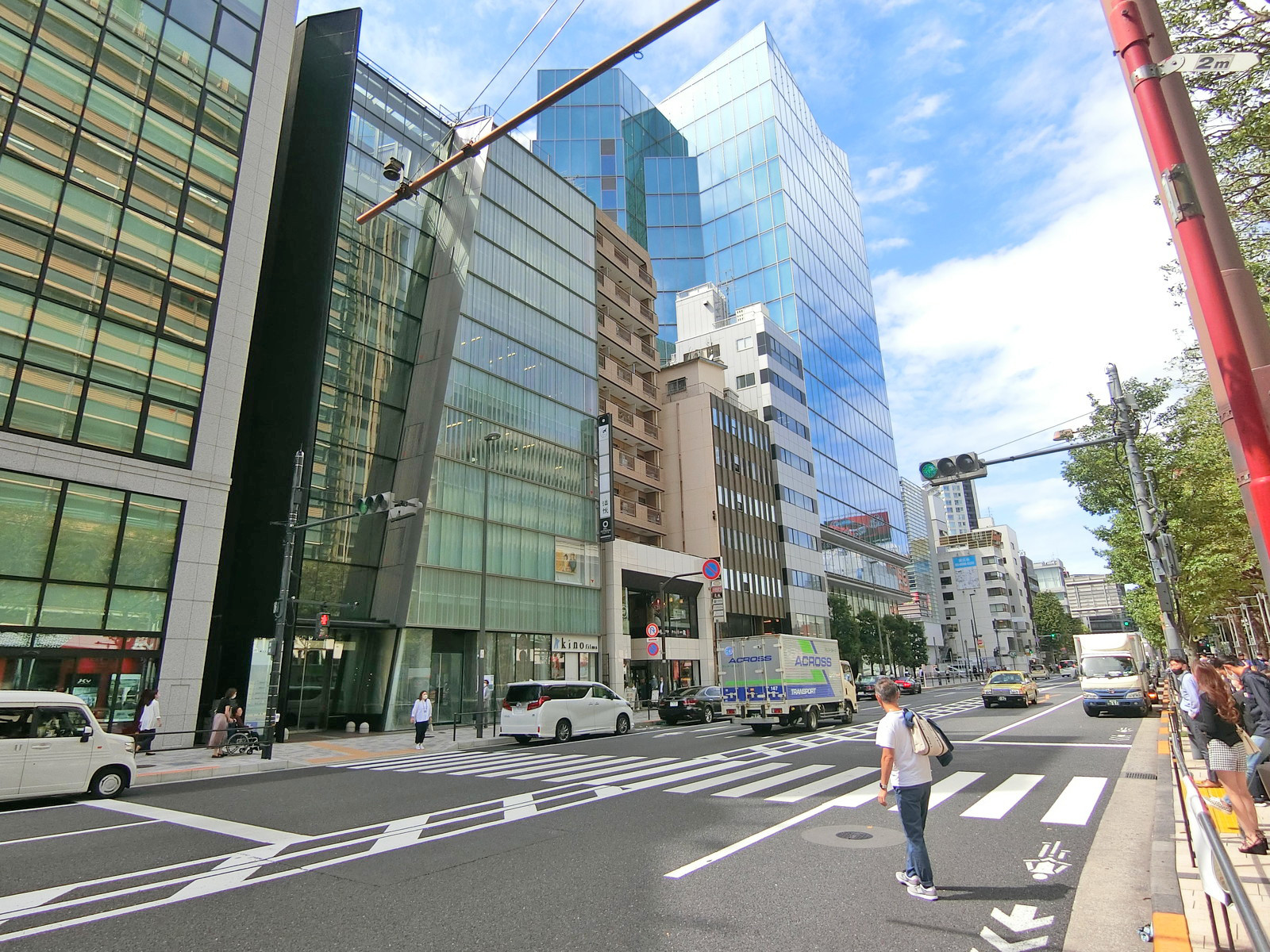 立原ビルは外苑東通り沿いに立地
