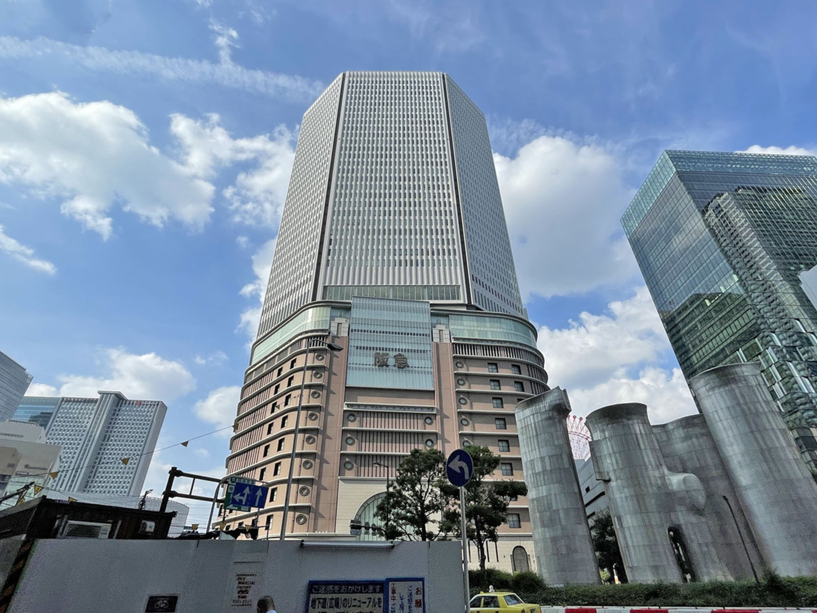 徒歩3分の阪急うめだ本店