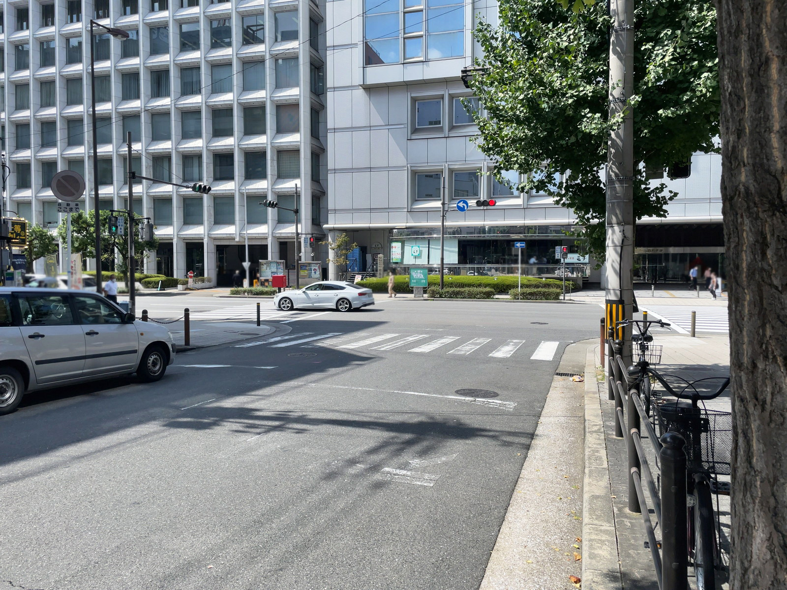 インテリンクス南新町前面の松屋町筋