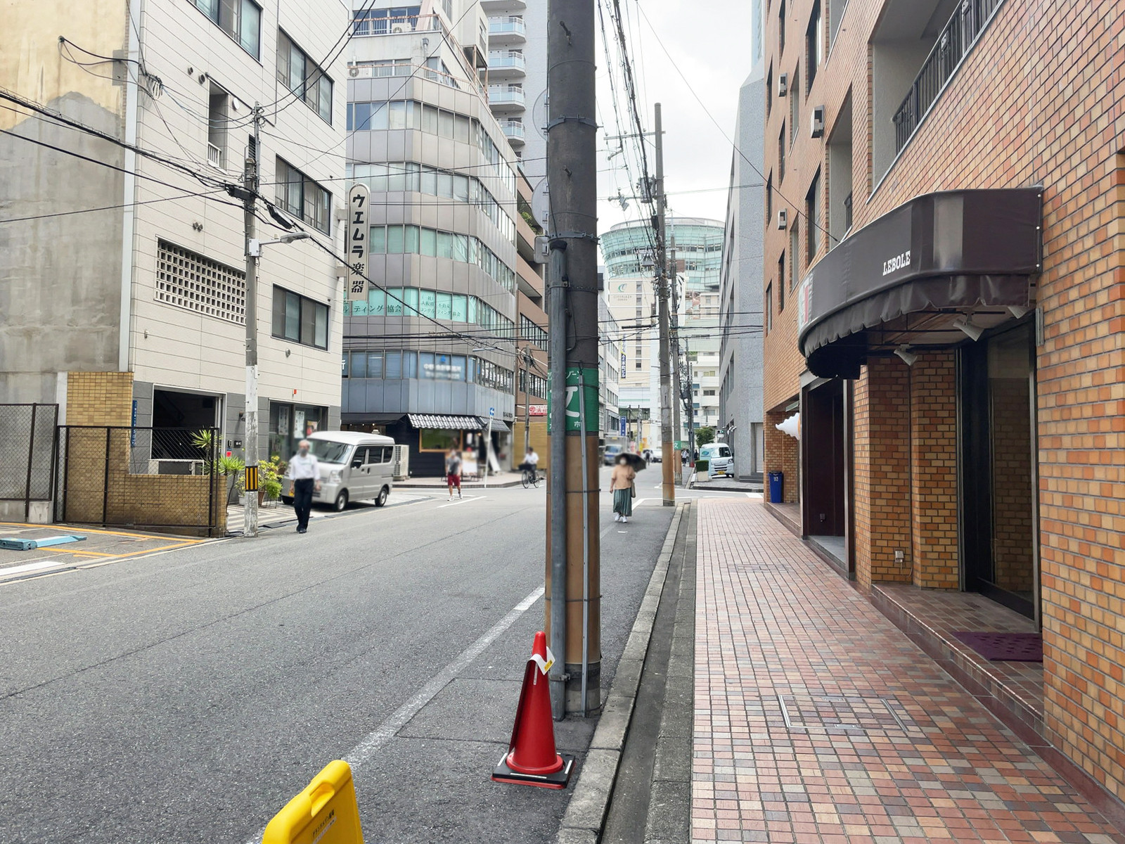 グランドメゾン船場前面の安土町通