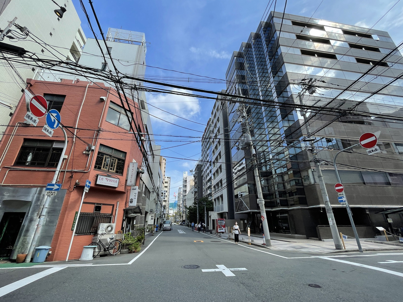 広垣第2ビル前面の通り