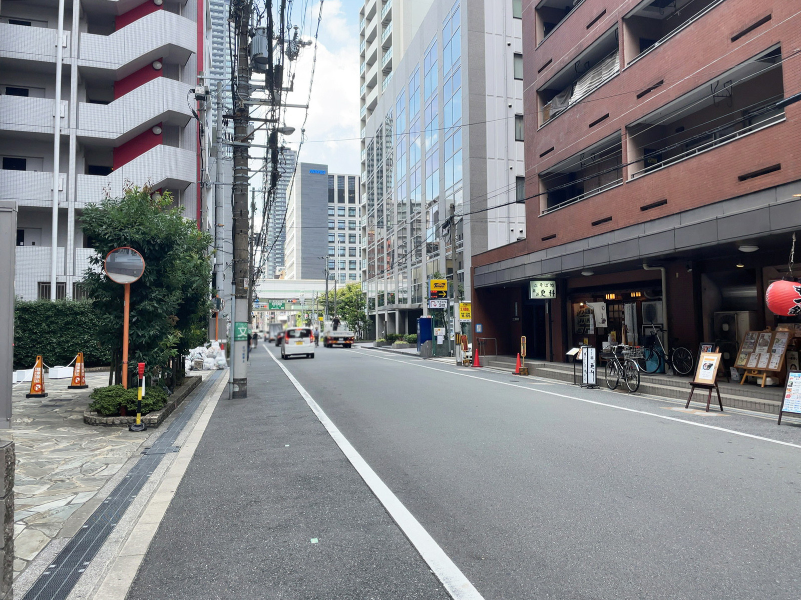 三精ビル前面の高麗橋通