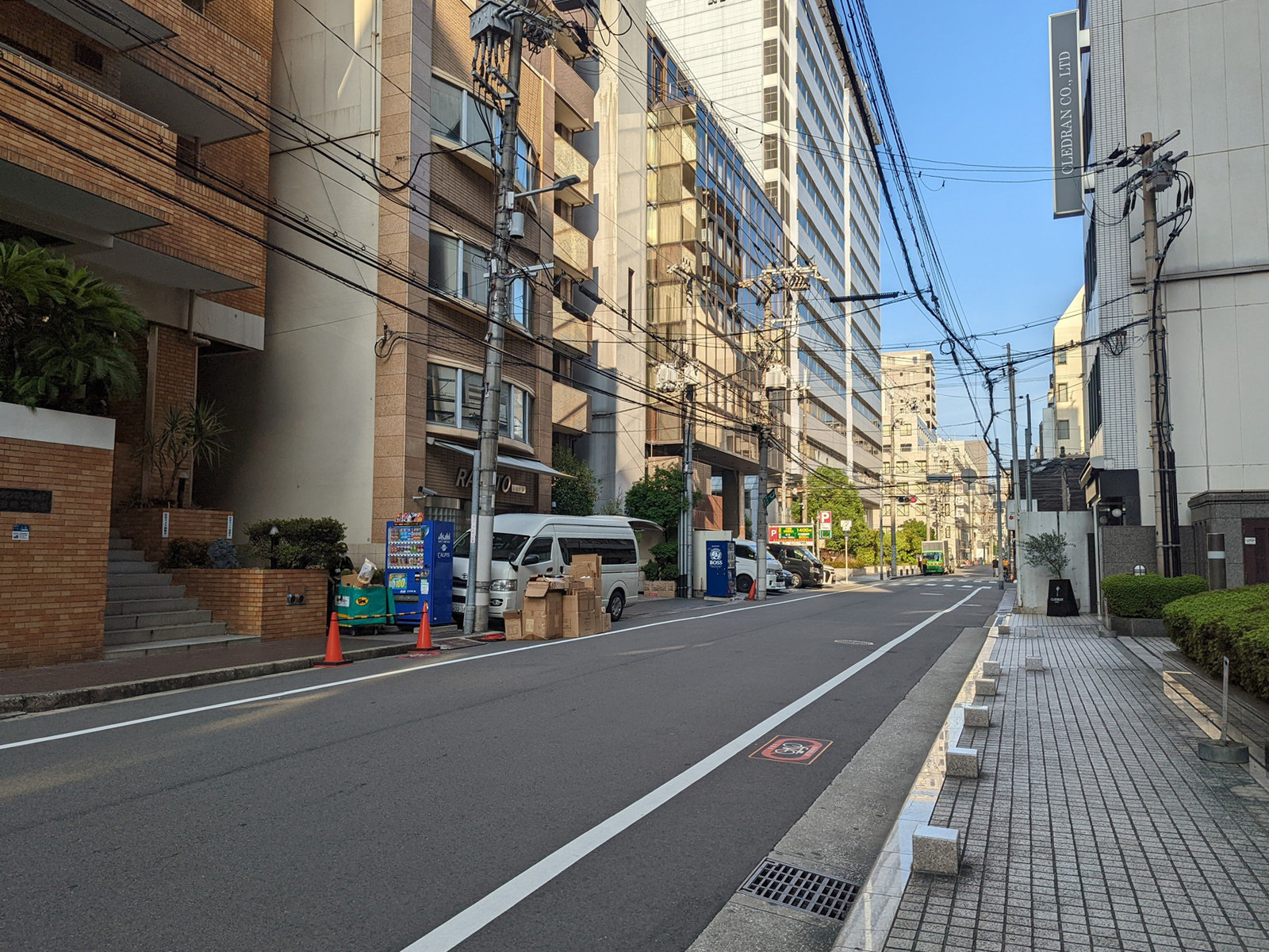 岩田東急ビル前面の通り