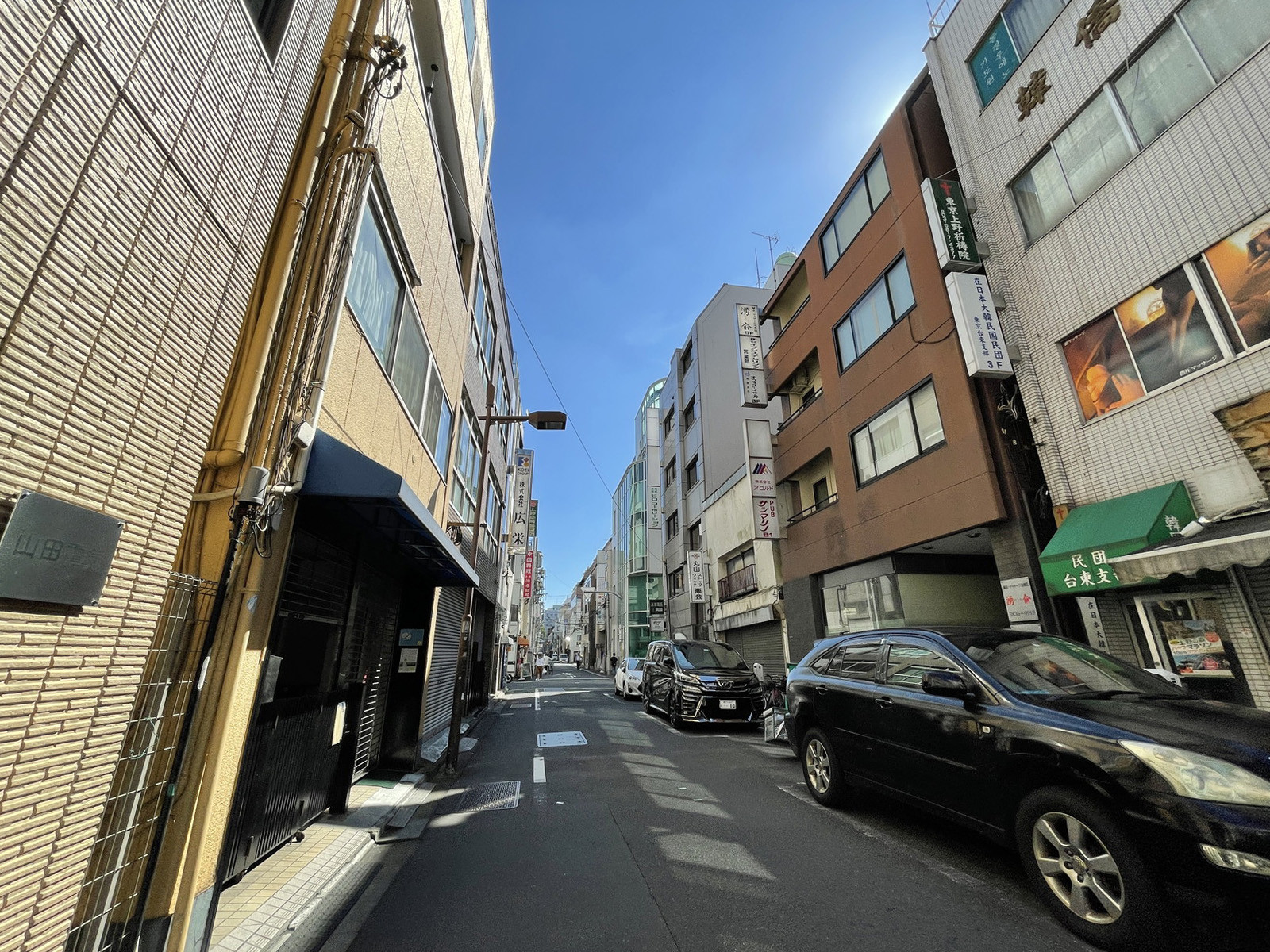 東観第一ビル前面の通り