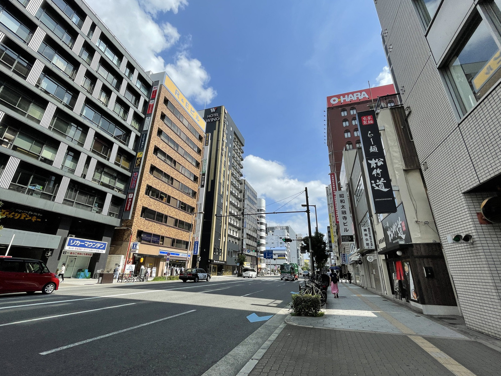 R&Eビル前面の扇町通