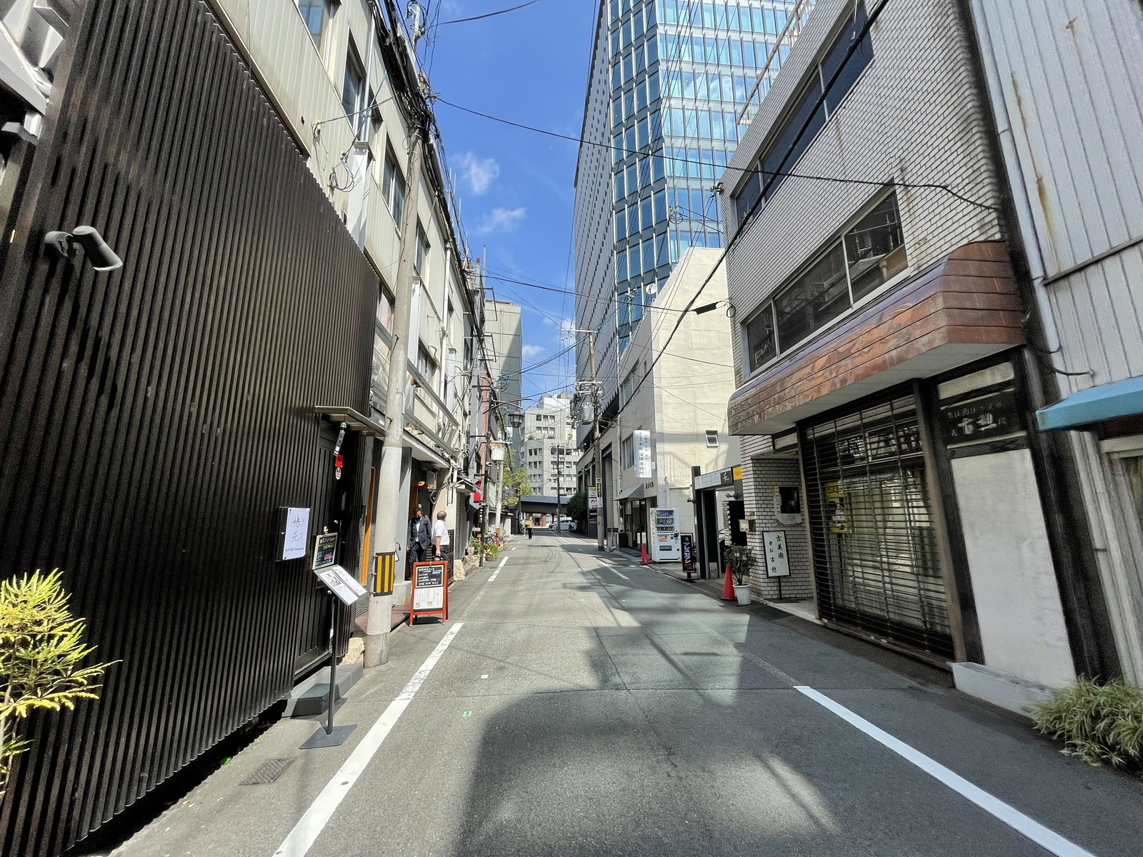 千寿ビル前面の通り