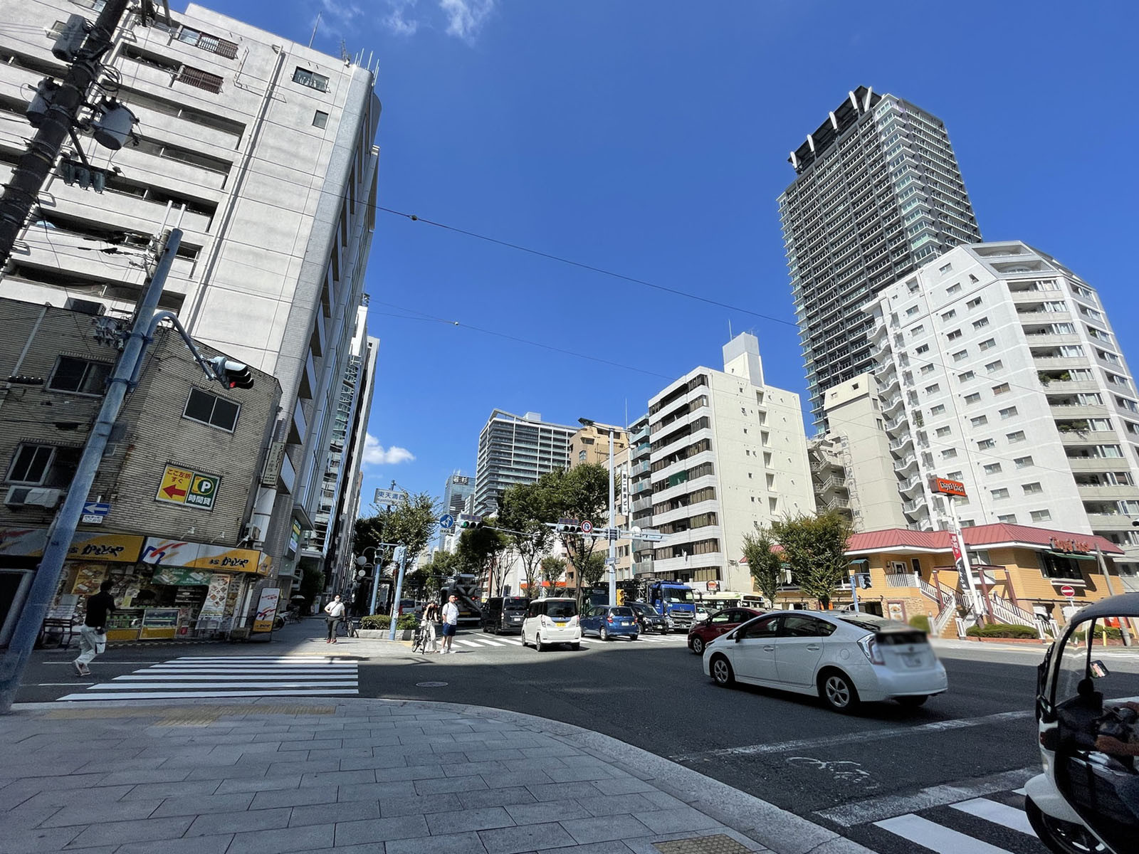 五高ビル前面の曽根崎通り