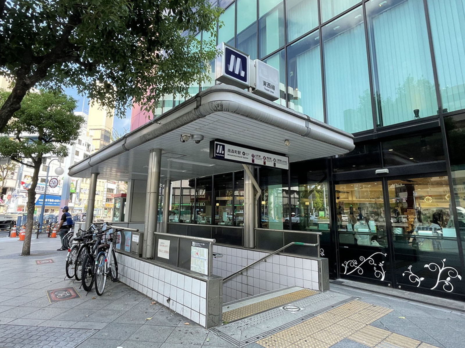 最寄りの「南森町駅」