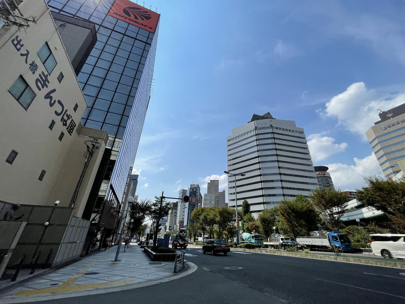 至近の曽根崎通り