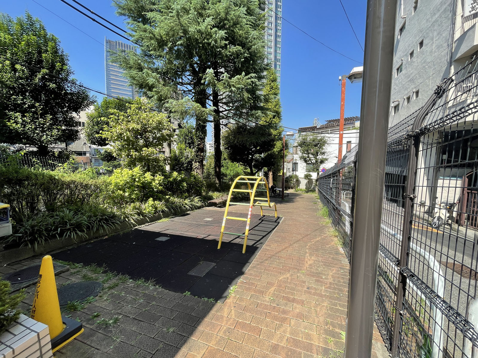 付近の六本木三丁目児童遊園