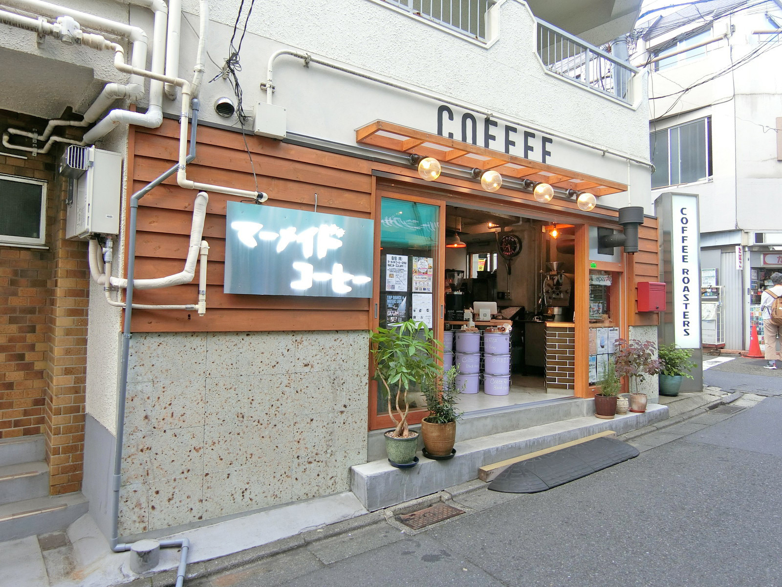 同じ並びのマーメイドコーヒーロースターズ