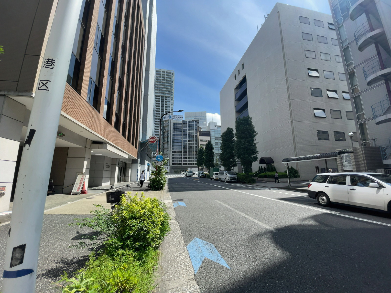 芝2丁目ビル前面の通り