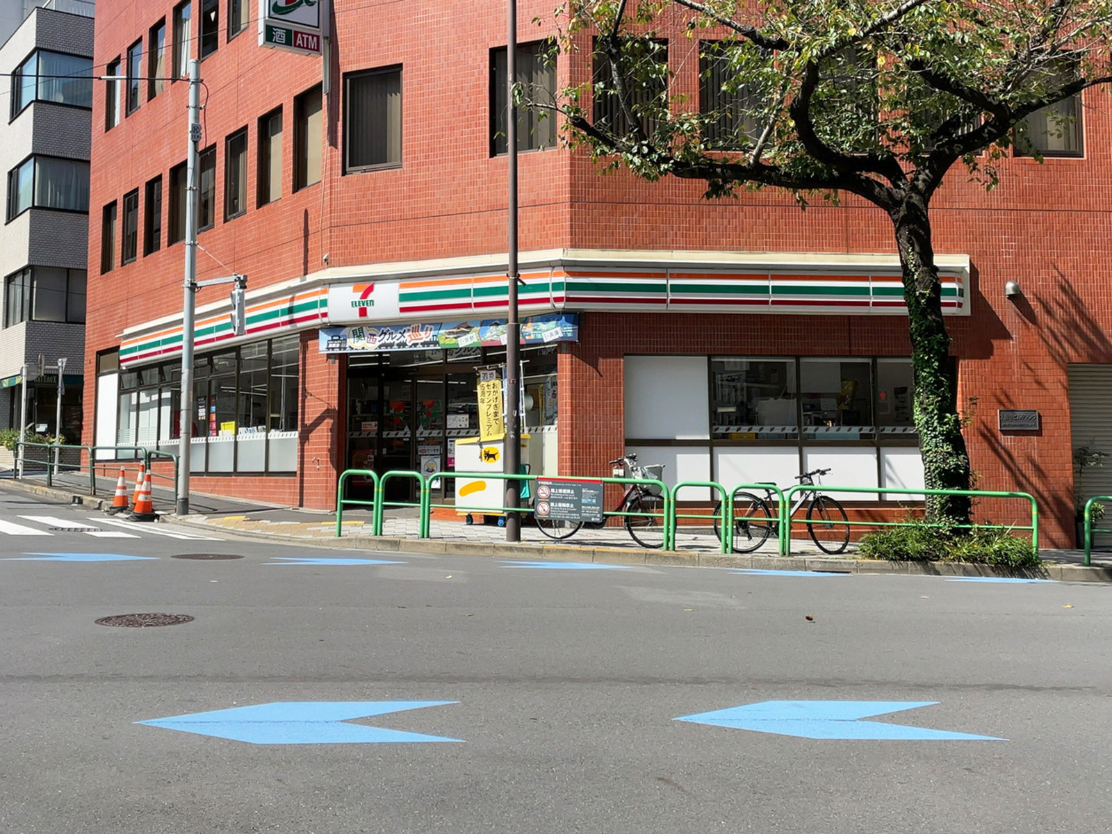 徒歩1分のセブン-イレブン 九段南大妻通り店