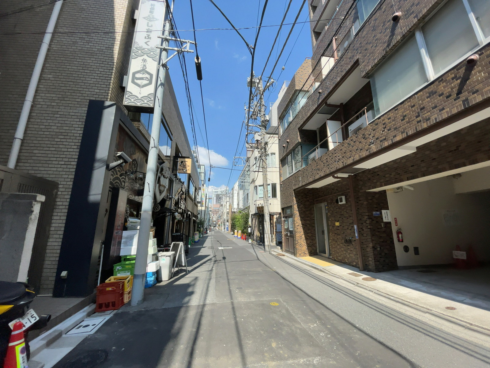 朝日神保町プラザ前面の通り