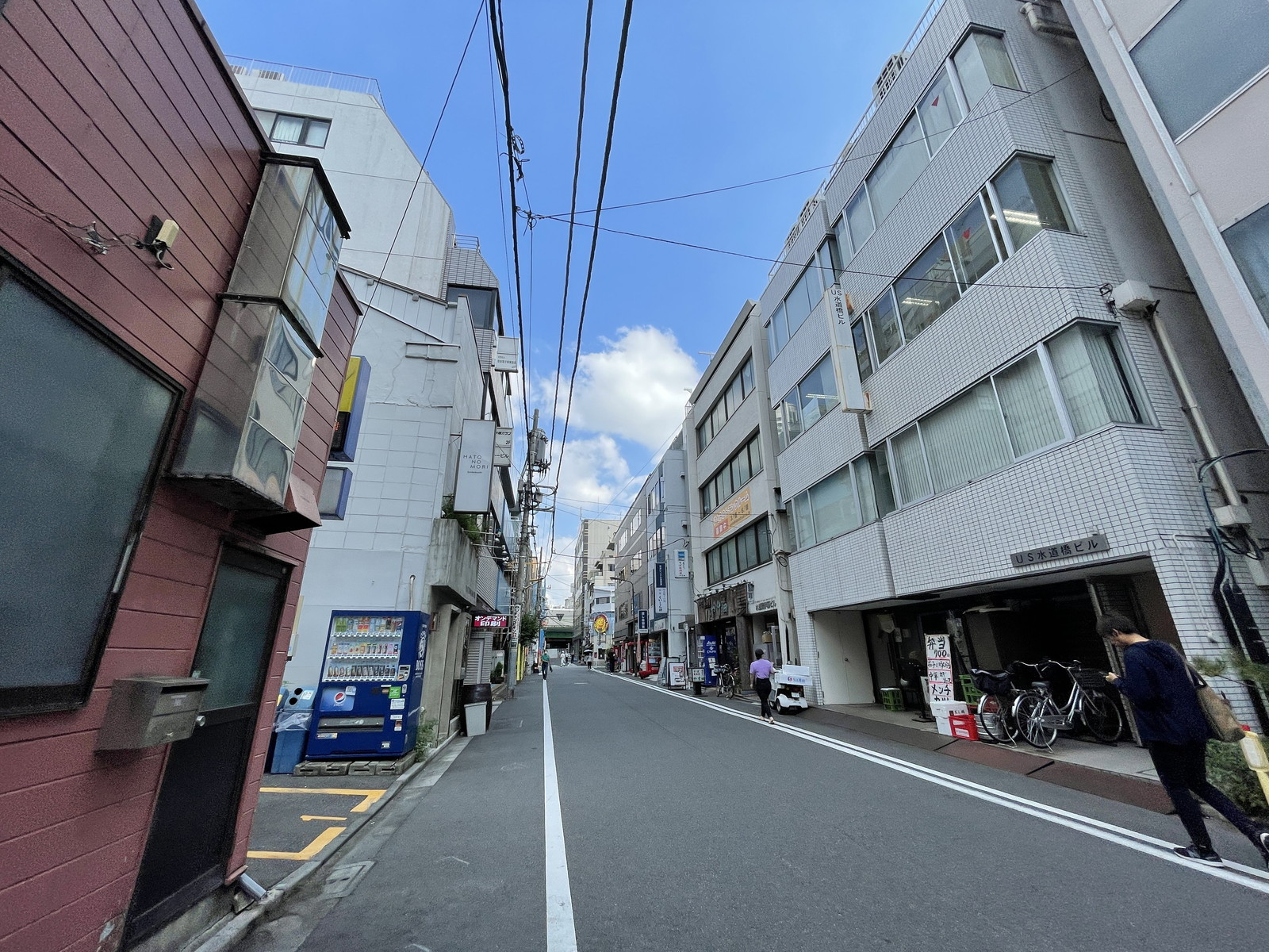 US水道橋ビル前面の通り