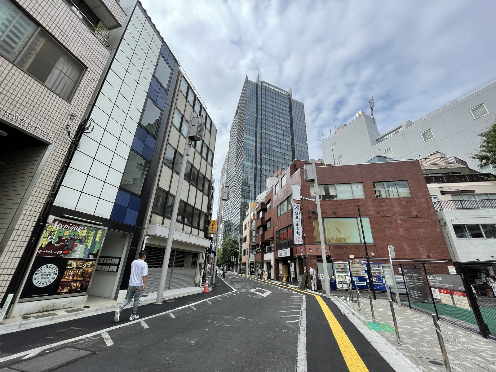 山田ビル前面の通り
