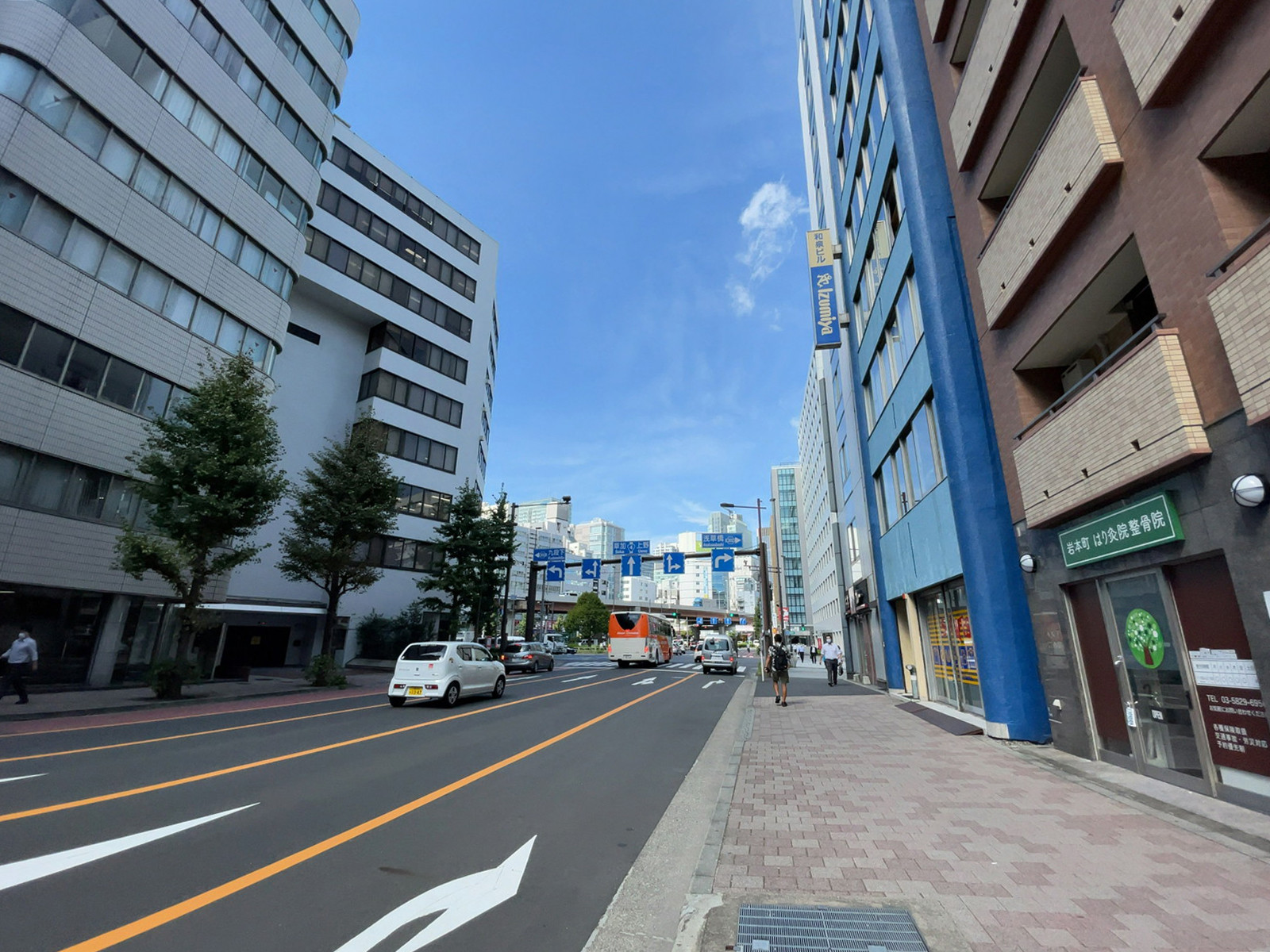 秋葉原サザンビル前面の通り