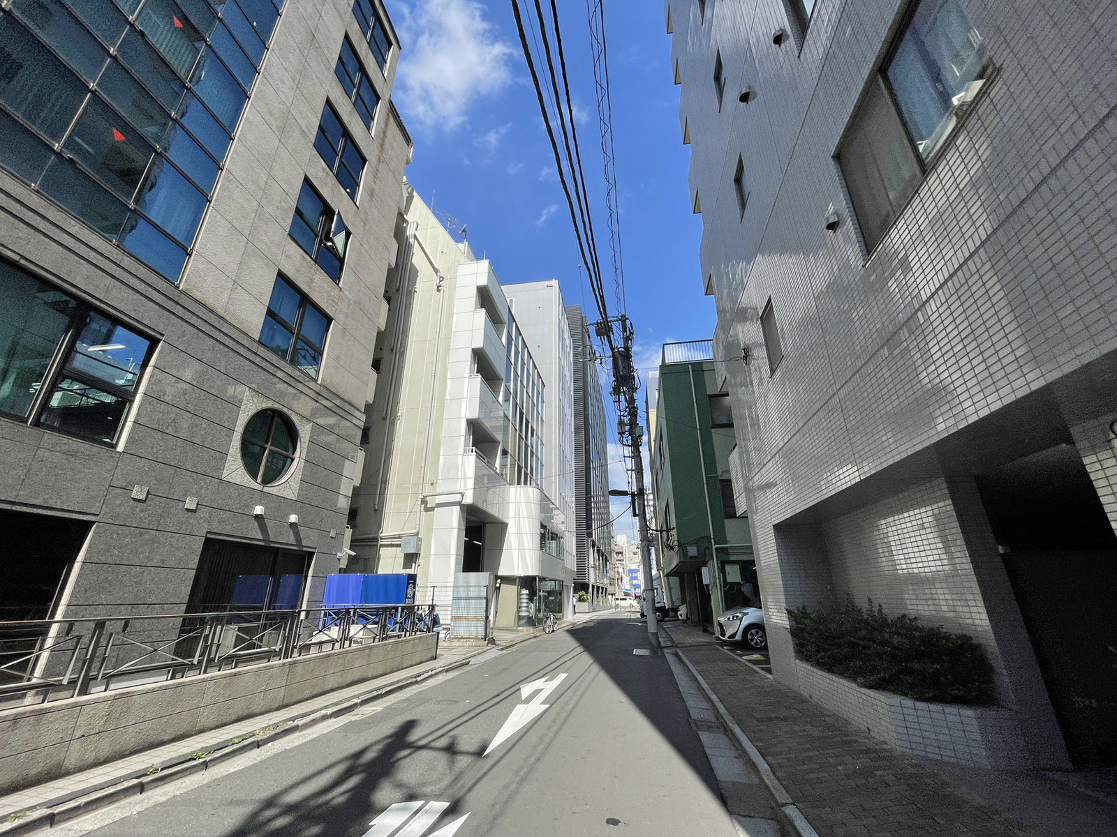 神田THビル前面の通り