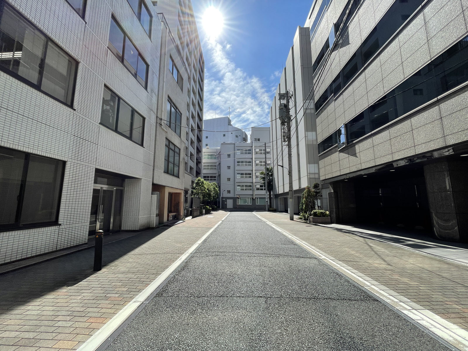 STKビル前面の通り