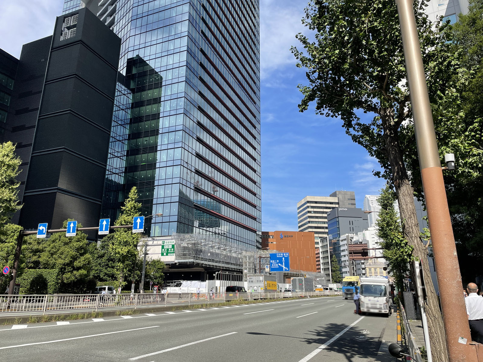 三田43MTビル別館前面の通り